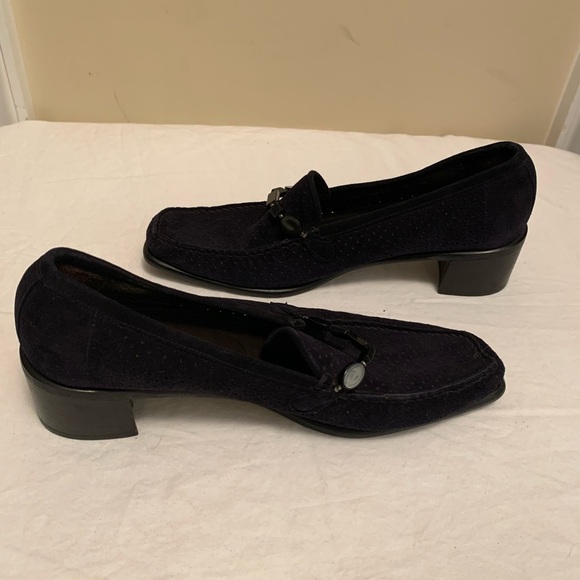 Stuart Weitzman Black Loafers Slip-Ons - 8 - Picture 5 of 7
